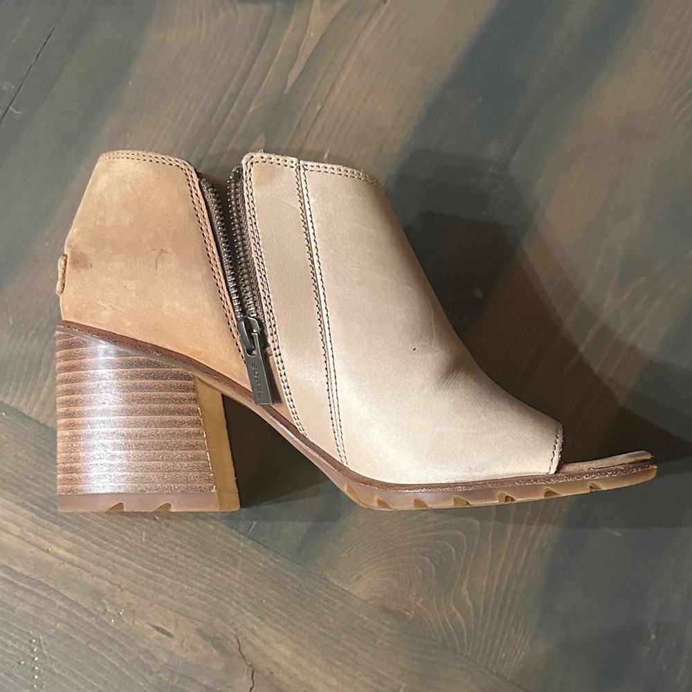 Women’s Sorel Beige Open-Toe Block Ankle Heel Size 9